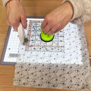 CUTTERPILLAR GLOW MINI LIGHTBOARD