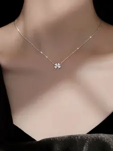 Korean Style Silver Color Four-Leaf Clover Metal Chain Necklace for Women, Unique Luxury Lucky Leaf Pendant, New Fashion Jewelry