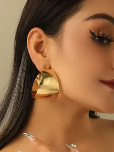 Elegant Lightweight Geometric Round Fashion Earrings, Unique Design for Women, Vintage Trendy Style, Perfect for Parties and Daily Wear