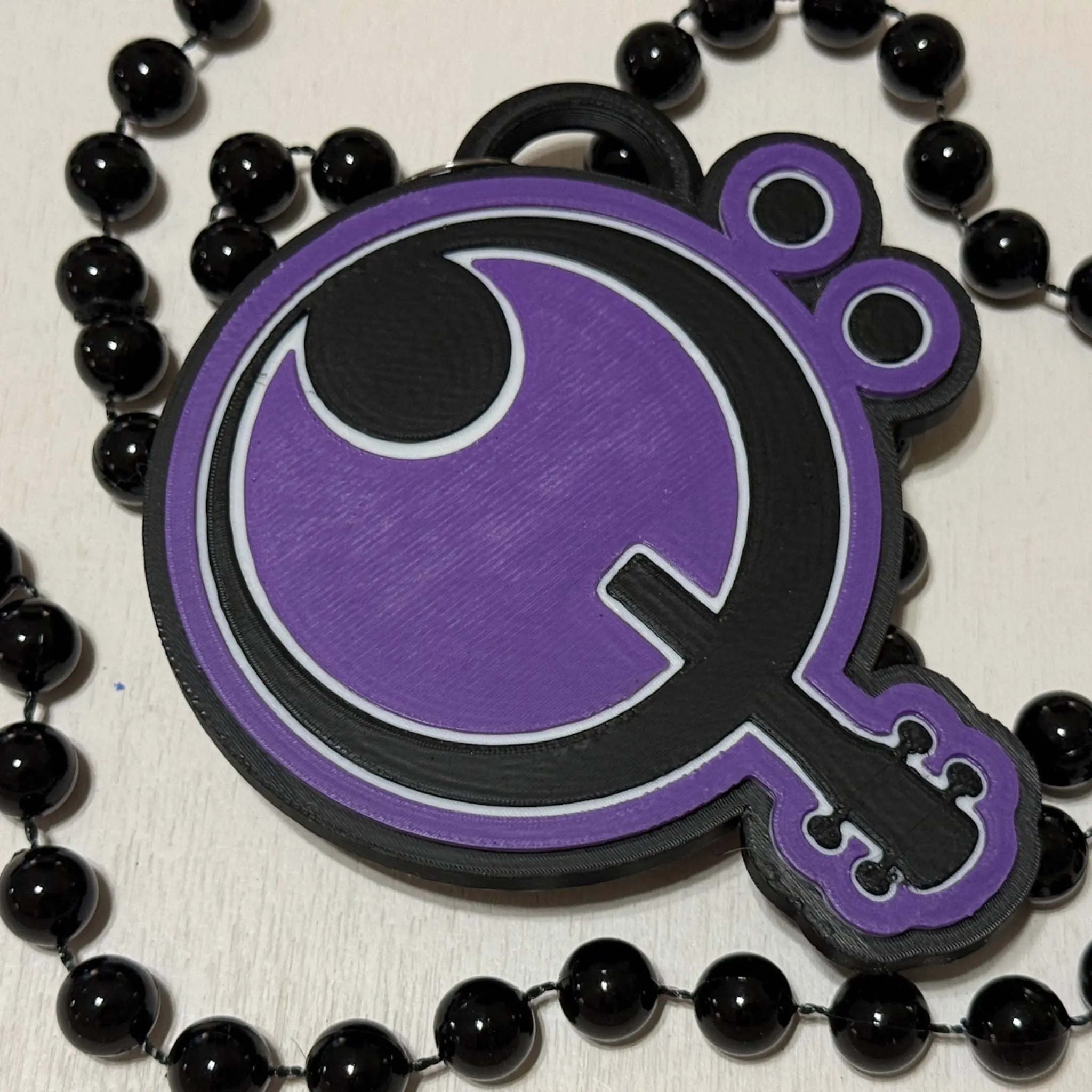 Unisex Bead Medallion Necklace - Berry Official Design, Fashion Costume Jewelry Accessory