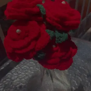 Crochet Rose Bouquet - Red Floral Design with Green Accents and Pearl Details 1pc Decor Decorative