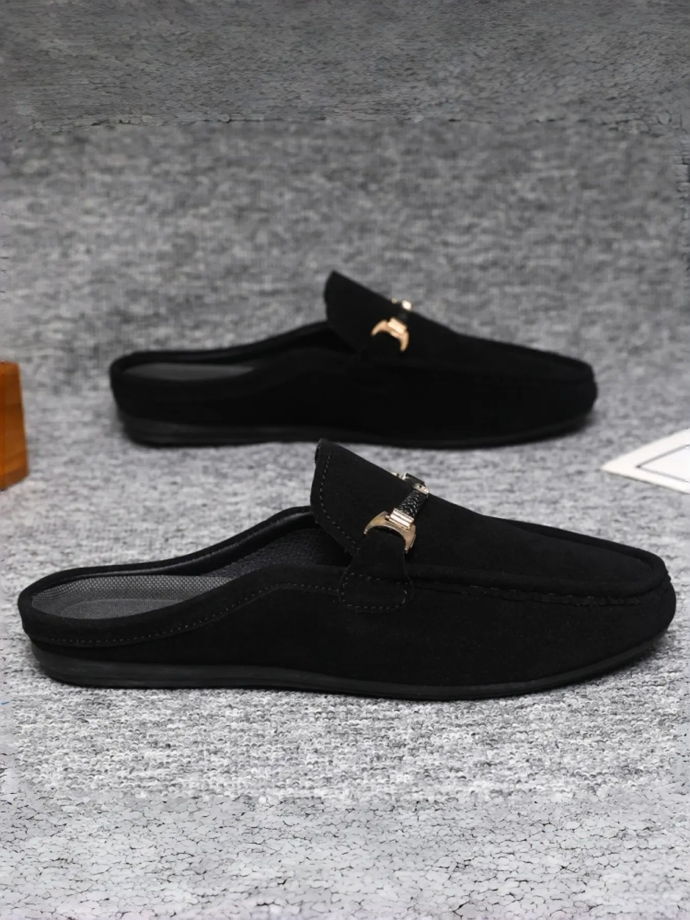 Men's Suede Toe Half-Loafer with Metal Buckle Mule Shoes Slip-On Casual and Homewear Outdoor Comfort Stylish Footwear Walking Shoes Solid Color Mules