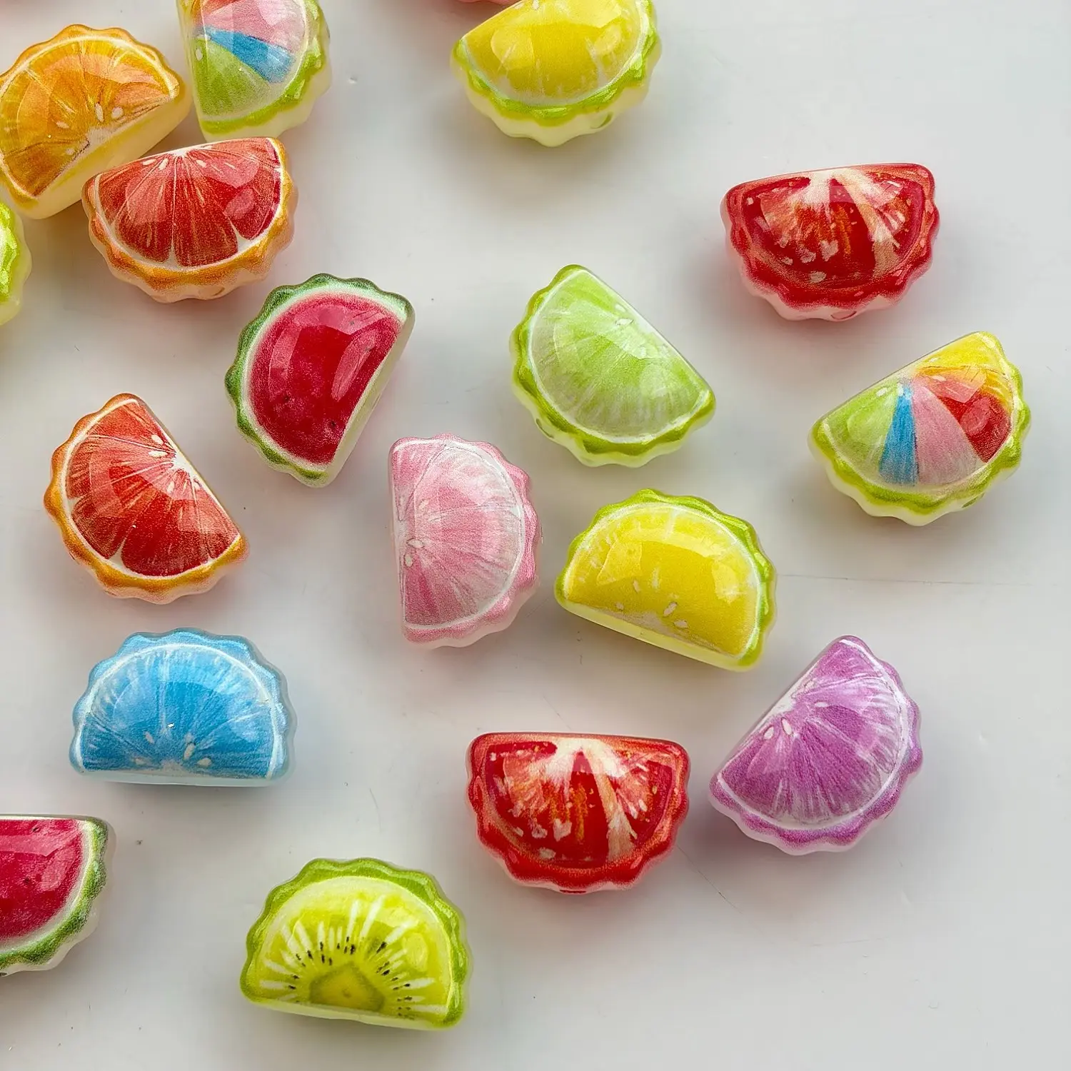 Fruit Slice Acrylic Beads, DIY Beads, Realistic Mixed Fruit Charms for Bracelets, Keychains & Pen Ornaments, Y2K Summer Holiday Handmade Gifts, 20Pcs Per Pack