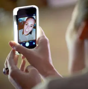 LIGHT LUMENUS SELFIE CASE