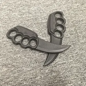 1 Pack Plastic Claw Handheld Gloves, 4 Finger Punch Costume for Practice, Carnival Props, Cosplay, Holiday Gift, Accessories