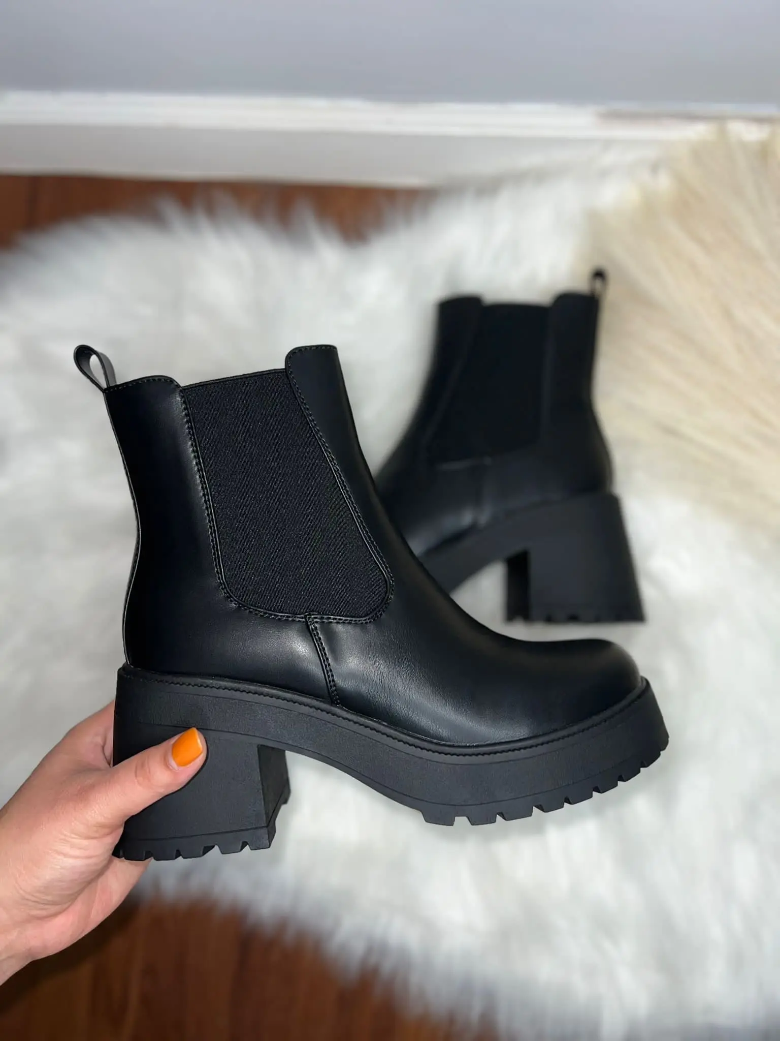 Chelsea- Platform Boots Chelsea- Platform Boots