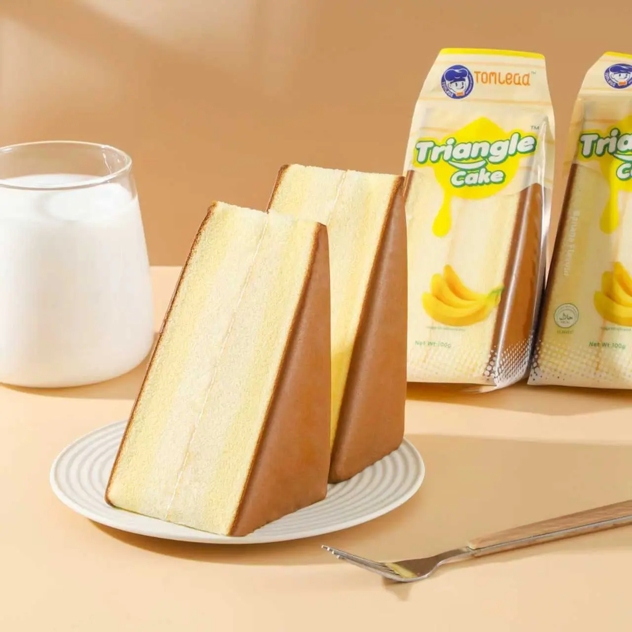 Triangle Banana Sponge Cake, 2kg (4.4lb), 20 Individually Wrapped Soft Snack Cakes, Ready-to-Eat Bakery Treat for Breakfast, Snacks & Dessert