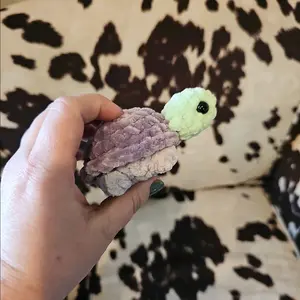 tiny crochet  turtle