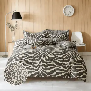 Polyester Quilt Cover Set, Zebra Pattern Design, Modern Simple Style, Suitable for All Seasons, Includes 1 Quilt Cover and 2 Pillowcases, Decorative Duvet Cover