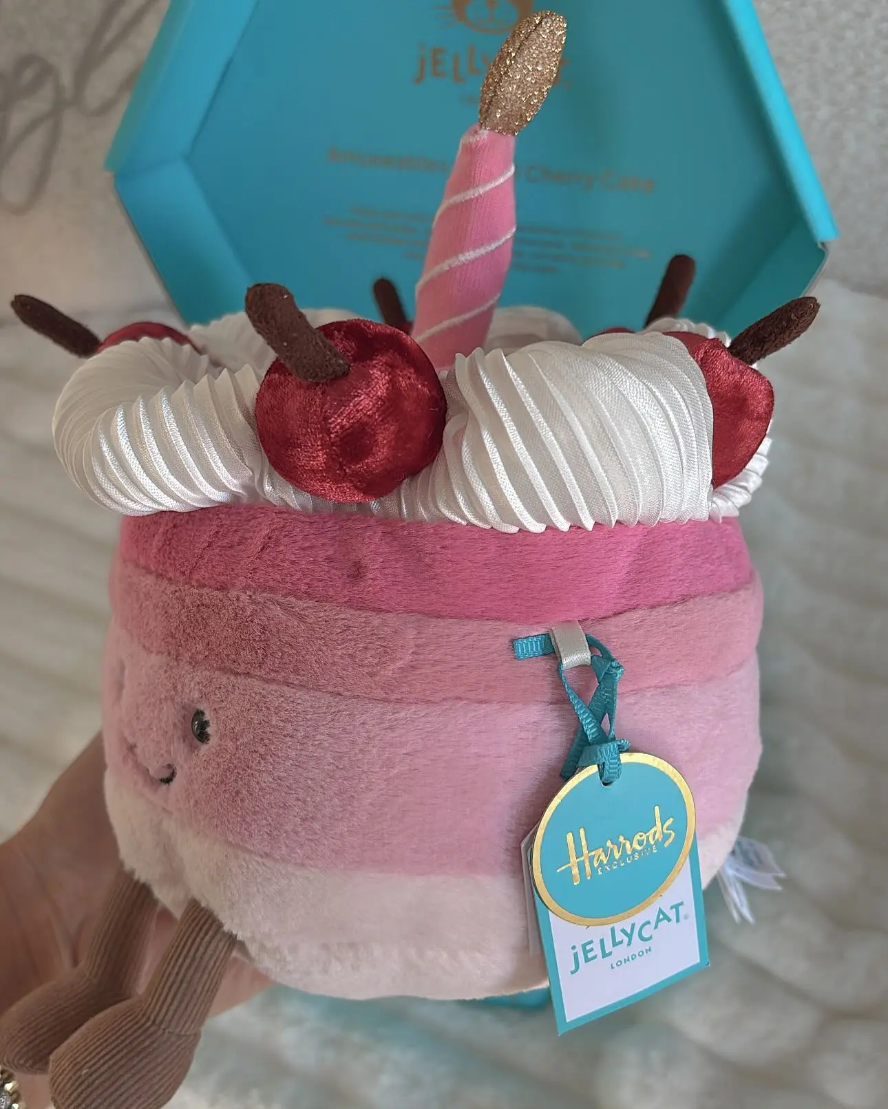 JELLYCAT Cheryl Cherry Cake Plush – An adorable cherry birthday cake; comes complete with tags and a gift box; perfect for birthdays and special occasions.
