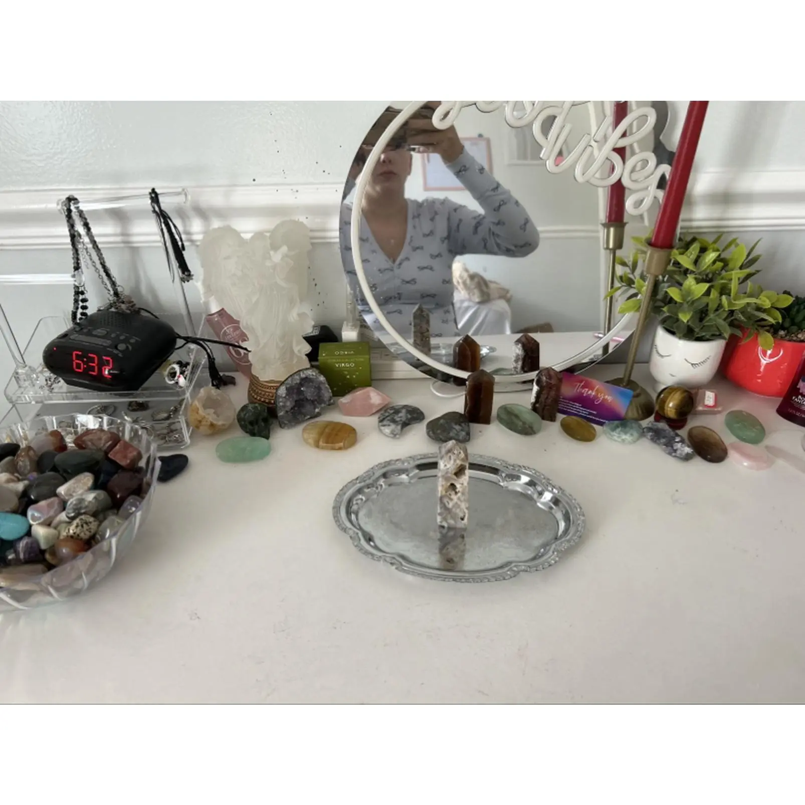 Crystal Healing Kit with Quartz Crystal, Amethyst, and Agate Stones for Energy Balancing and Meditation