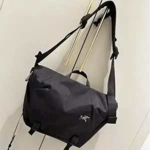 10L Large Capacity Flip-Top Crossbody Shoulder Bag - Versatile Messenger Backpack for Travel and Daily Use