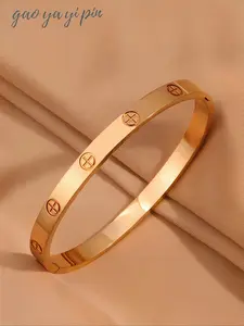 Plated Stainless Steel Cross Nail Chain Bracelet, Elegant Minimalist Bangle for Women & Girls, Perfect for Casual & Special Occasions