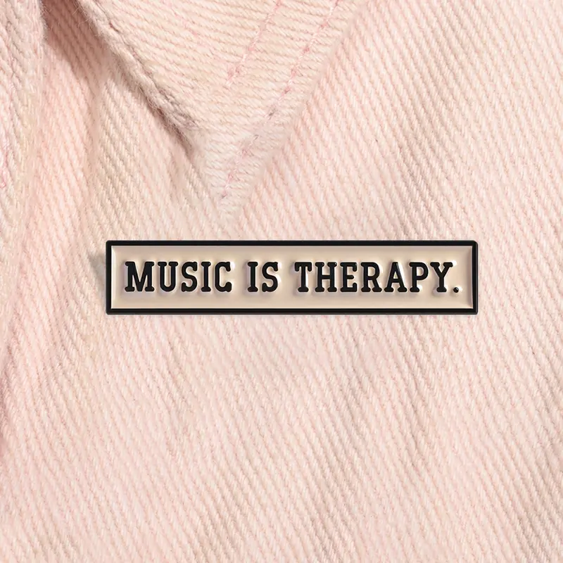 Music Is My Therapy Enamel Pin Brooch Pins Custom Quotes Music Lover Alloy Brooch Clip Lapel Backpack Badge Fashion Jewelry Accessories Gift for Friends