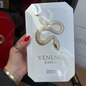 Veneno Blanco French Avenue Extait de Parfum