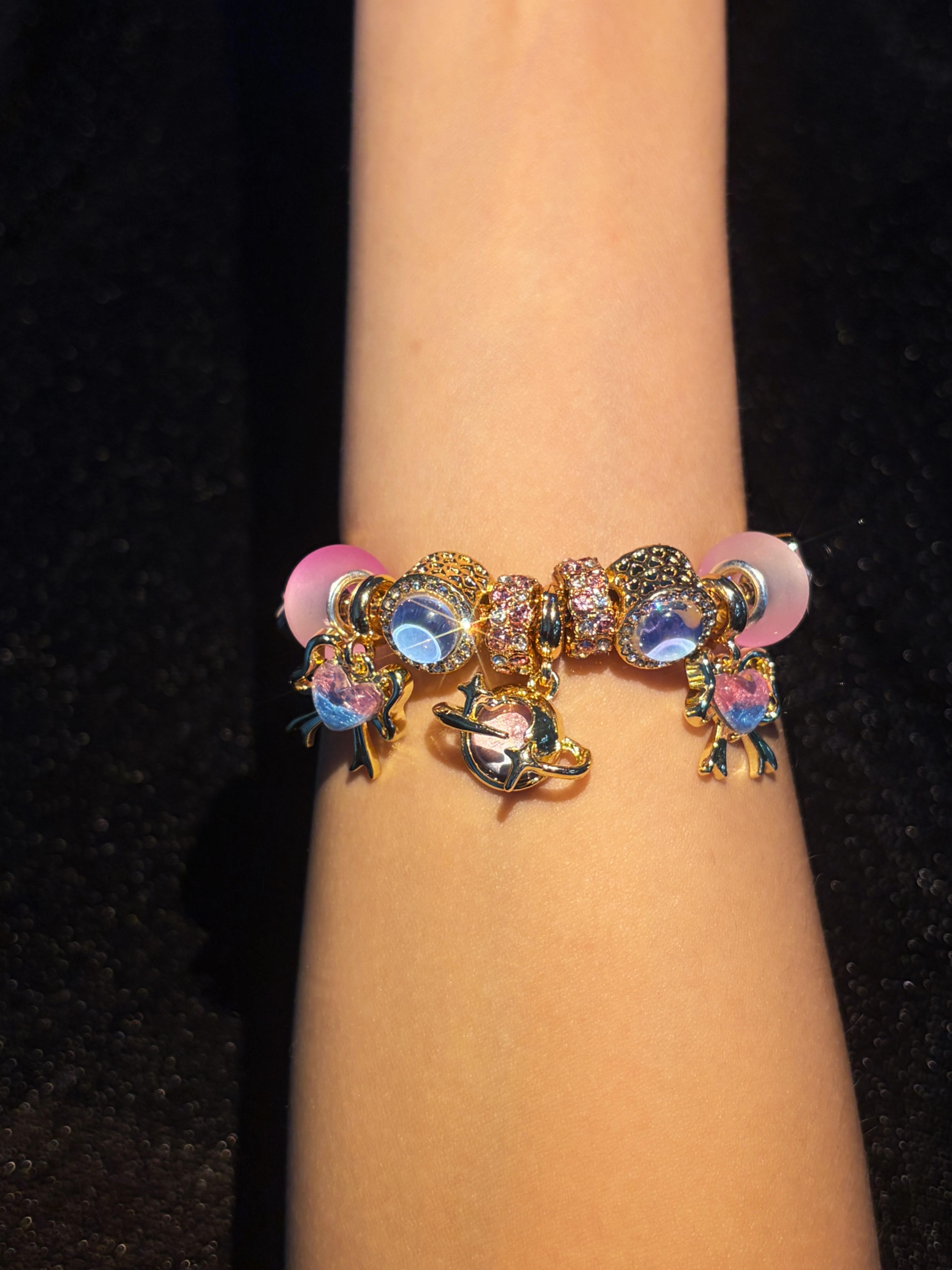 Dreamy Planet Charm Bracelet for Women, Gold‑tone Snake Chain Bracelet with Pink Flower、Heart Bow、Enamel Planet Dangle Charms, Sparkly Rhinestone Beads, Adjustable Link Extension Chain, Cute Aesthetic Hand Jewelry for Daily Wear、Birthday、Gift for Girls