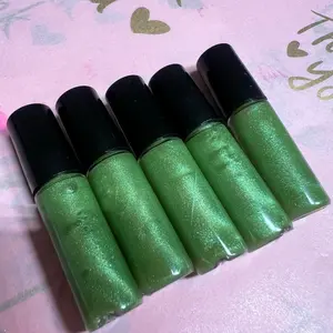 Chameleon lip gloss sample