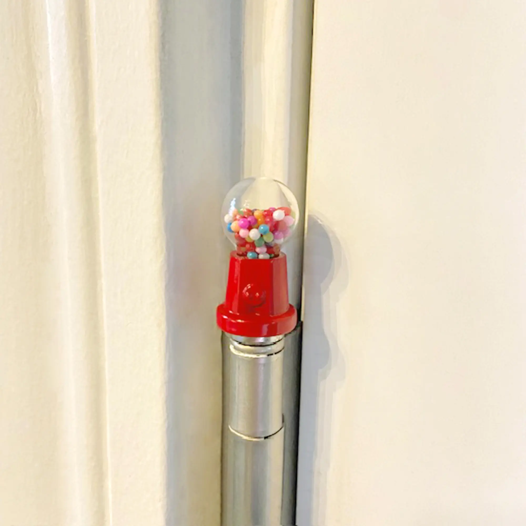 Gumball Machine Hinge Head, Hinge Heads Decorative Topper, Retro Magnetic Figurine Door Decor, Whimsical Home Decor