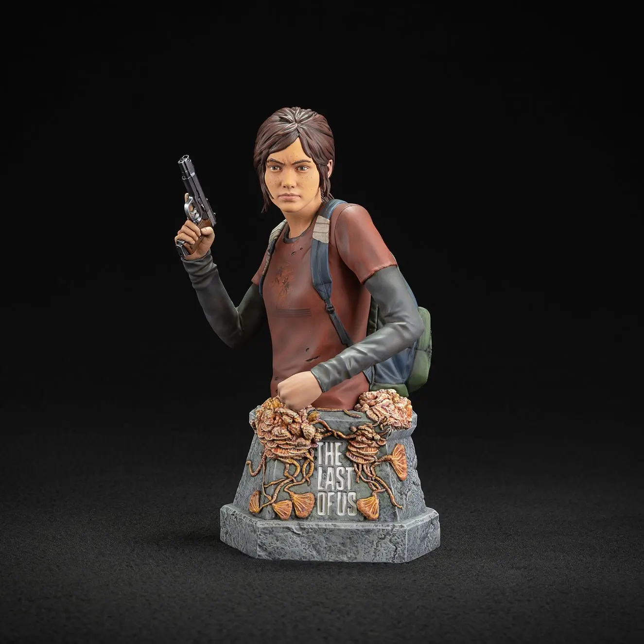 Dark Horse The Last of Us: Ellie with Handgun Bust