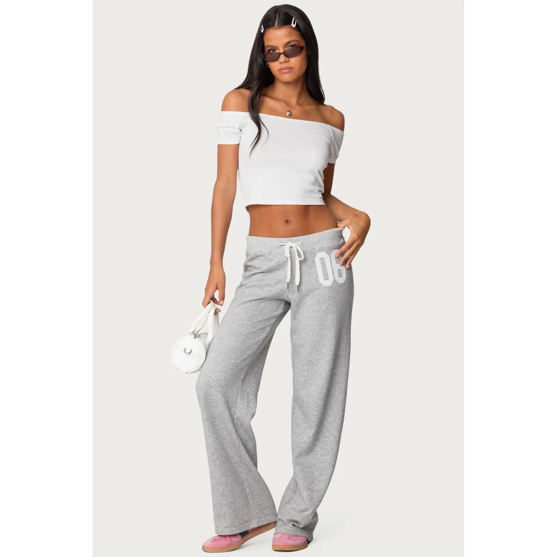 06 Sweatpants