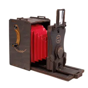 Pinhole Instant Mini Film Camera Pre-assembled Vintage Instant Film Camera compatable with Instax Mini Film Lens Card