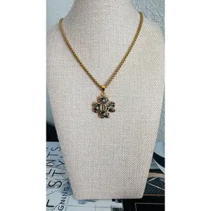 Gucci Four-Leaf Flower Pendant Necklace