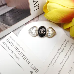 Pre-owned Chanel Gold Tone Metal Black Resin Pearl CC Brooch T10269752