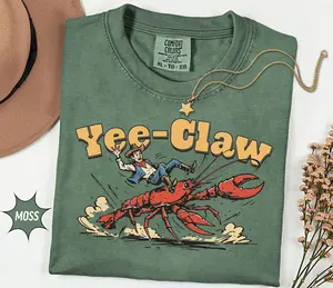 Comfort Colors Vintage Western Yee Claw Crawfish Cowboy Riding Crawdaddy Shirt, Retro Howdy Crawfish Season Boil Festival Louisiana New Orleans Graphic Tee