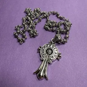 Heavyweight Cross Necklace Vintage 50cm Unisex Stainless Steel Chain Jewelry with Unique Floral Design for Men and Women