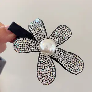 4PCS Flower Rhinestone Hair Clips for Women, Luxury Sparkly Duck Bill Bang Clips, Cute Coquette Y2K Hair Accessories, Non-Slip Side Barrettes for Makeup, Party, Wedding, Daily Wear & Selfies