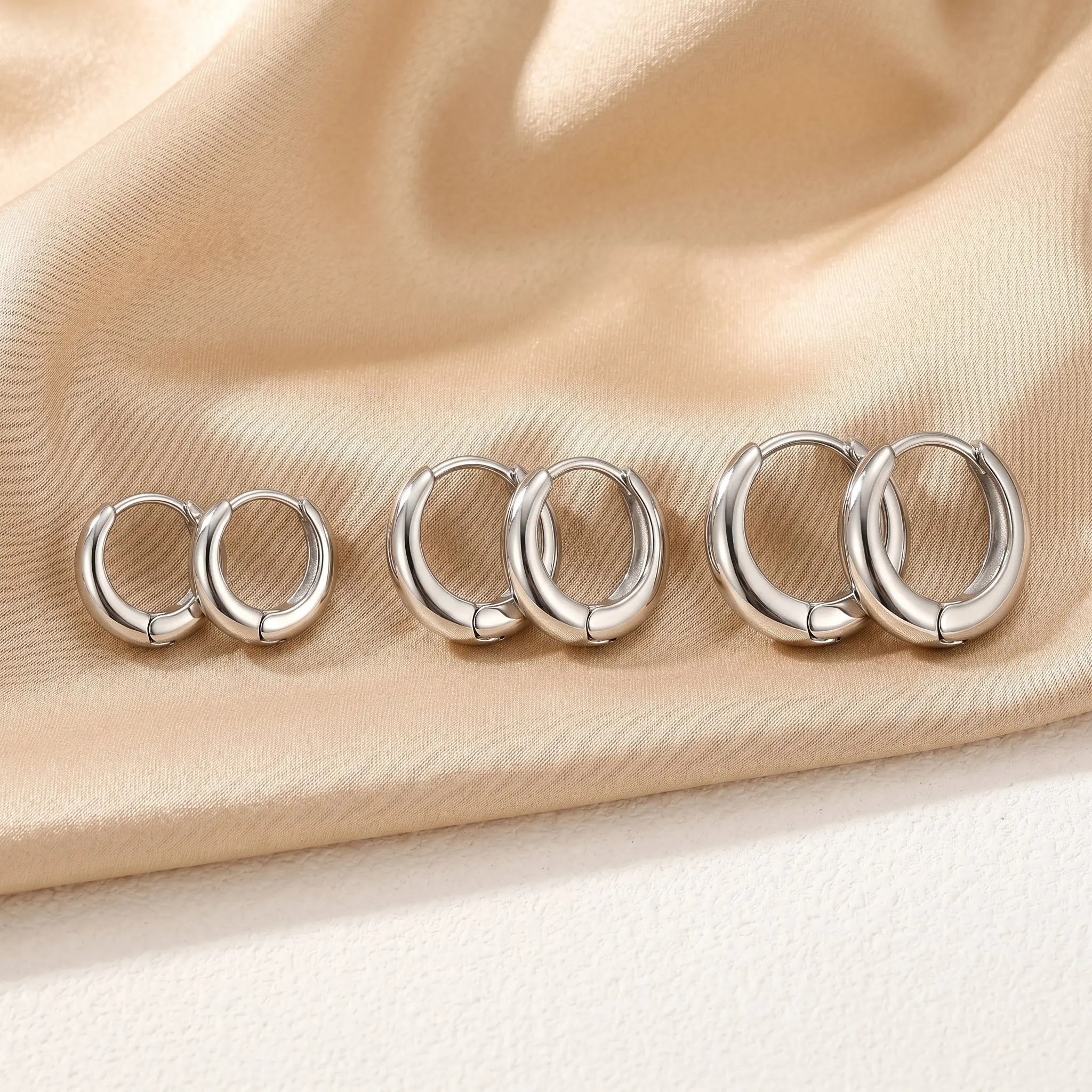 Women's Chunky Hoop Earrings, 3-Piece Silver Plated Huggie Set with Graduated Sizes, Minimalist Wide Tubes for Everyday Wear, Chunky Tubes, Copper Base, Plain Band, Tarnish Resistant, Minimalist Outfits