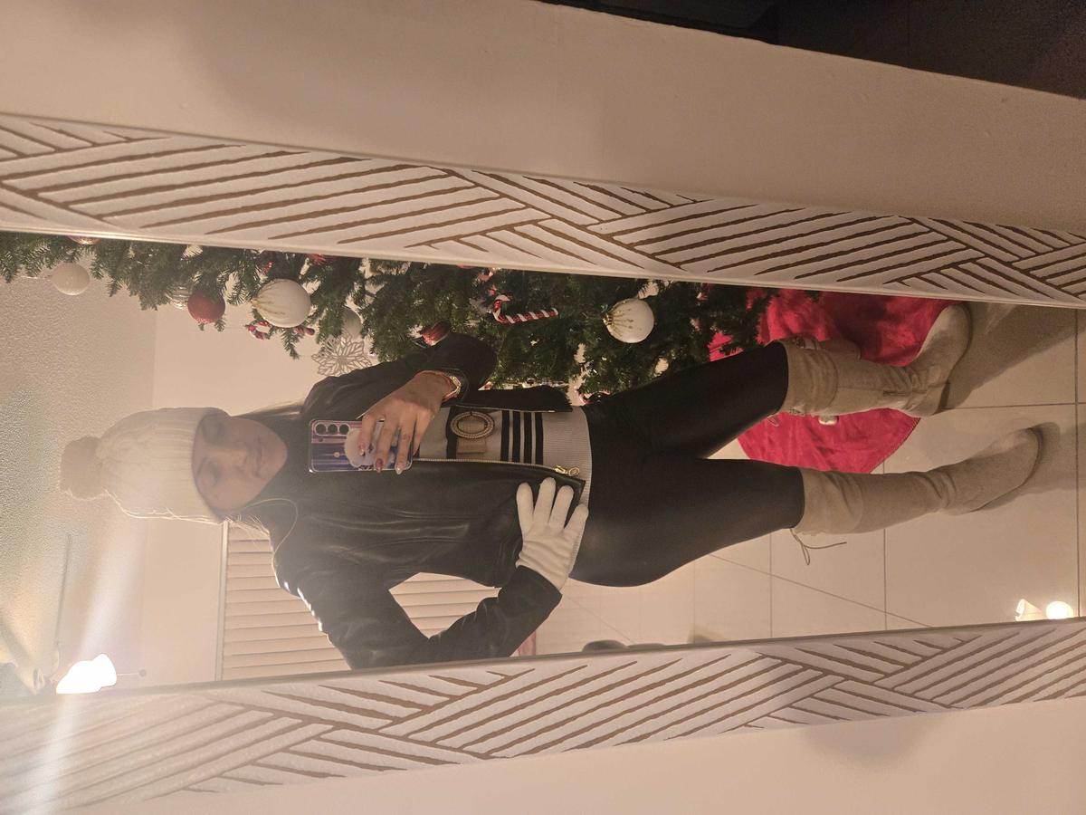 Item: Black+Brown, S