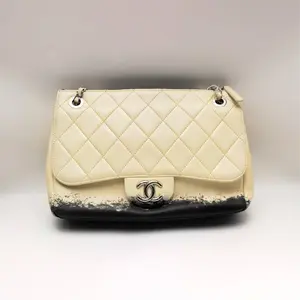 Pre-owned CHANEL Lambskin Shoulder Bags CLASSIC FLAP Cream Colored Calfskin Diamond Quilted Crossbody Bag