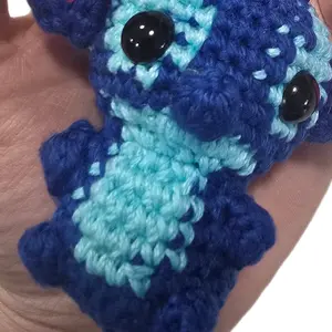 Mini Keychain of Large-Eyed Blue Alien Handmade Woven Craftsmanship Unique Texture Charm Perfect for Gifts Quirky Accessories