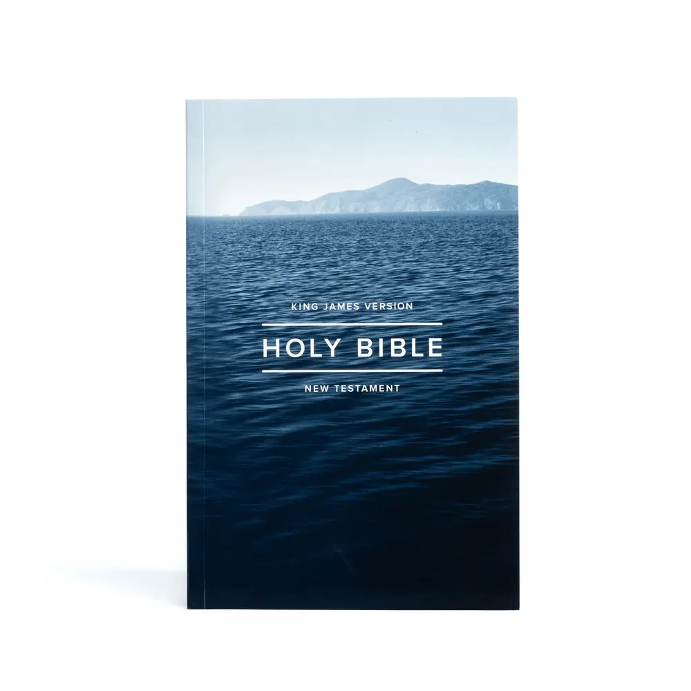USED-KJV Outreach New Testament, Trade Paper, Black Letter, Pure Cambridge Text, New Believer, Economy, Easy-to-Read Bible MCM Type by Holman Bible Publishers (Paperback)