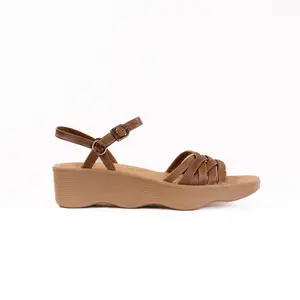 Famolare Strappy Camper (Women's) - Earth Leather