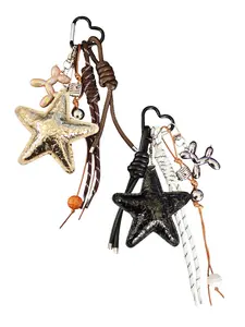 Fashionable and creative five pointed star bag pendant keychain, suitable for daily wear, vacation and dating occasions, and also a surprising and exquisite small gift.
