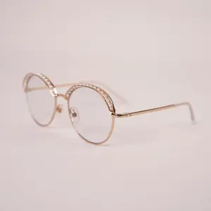 Pre-owned CHANEL leather Shoulder Bags gold tone metal with decorative faux pearl embellishments along the upper rim. gold tone Pristine S009260226021