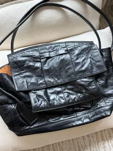 Pre-owned Bottega Veneta Arco 56 black oiled leather tote bag, in good condition