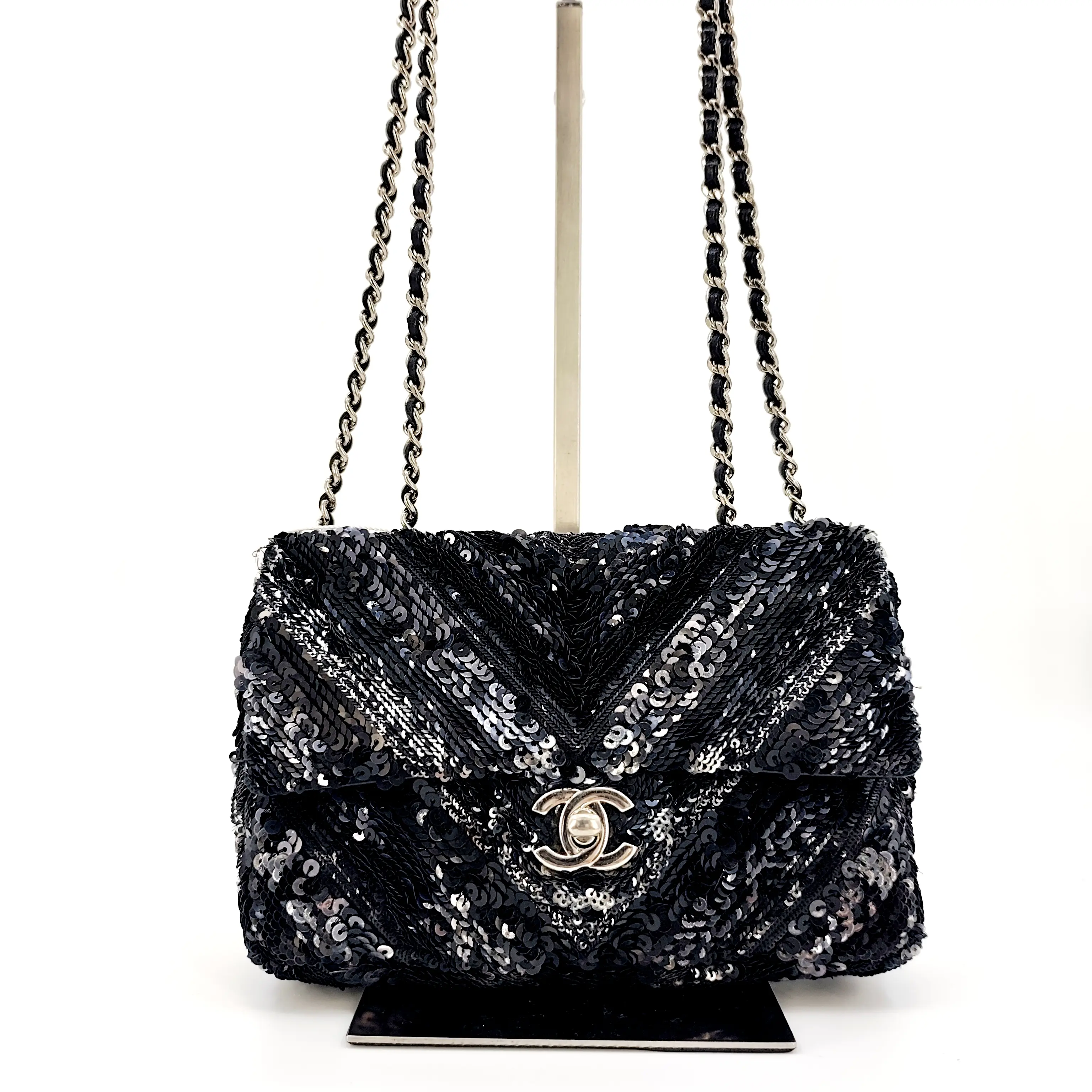 Pre-owned CHANEL leather Shoulder Bags Sequins Chevron Mini Rectangular Flap Black J00139 NO1 yongzhen