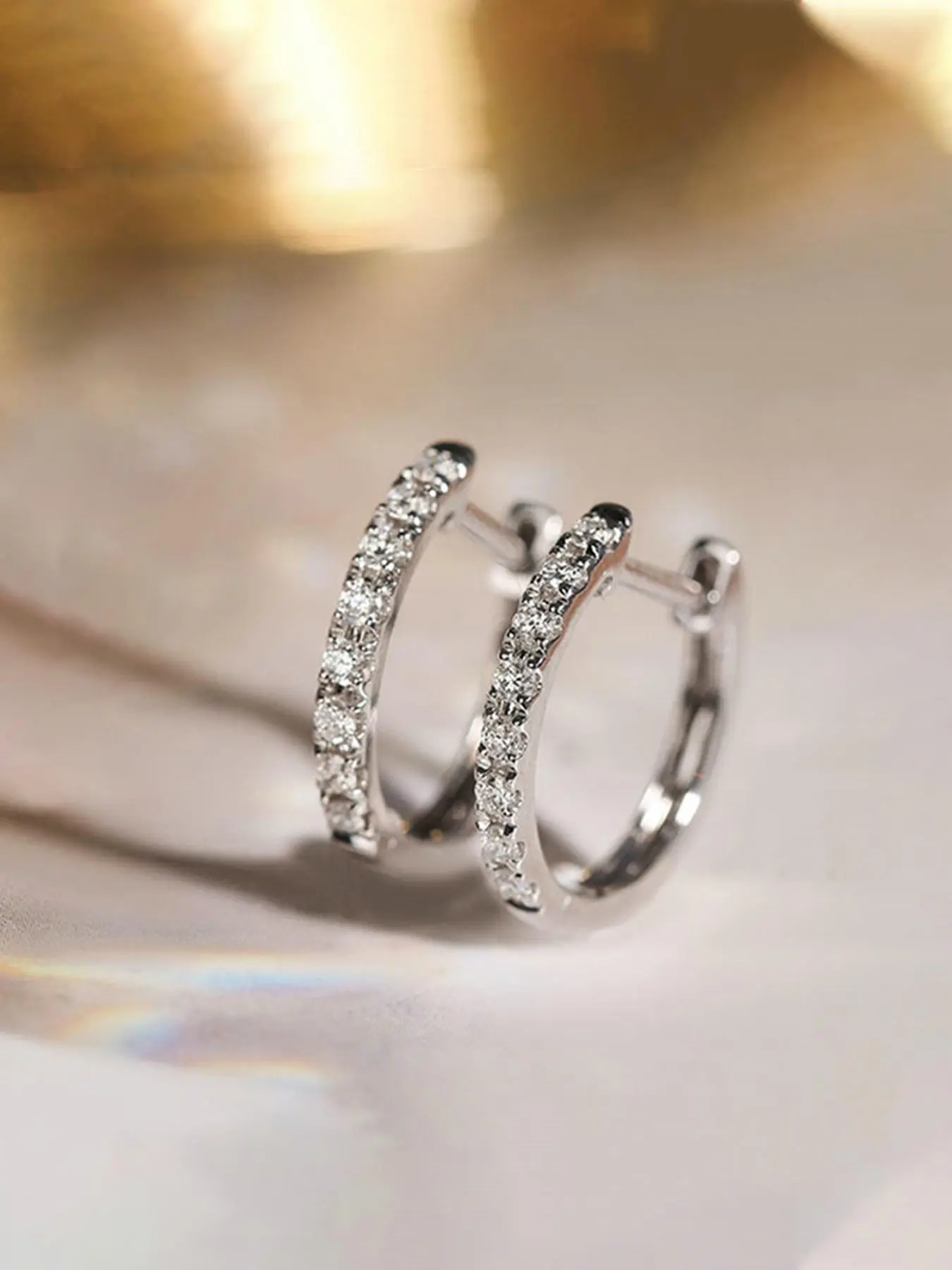 1 Pair Simple Sparkling Cubic Zirconia Hoop Shape Earrings Fashion Shining Earrings For Women For Wedding Engagement Anniversary Party Jewelry Valentine's Day Gift