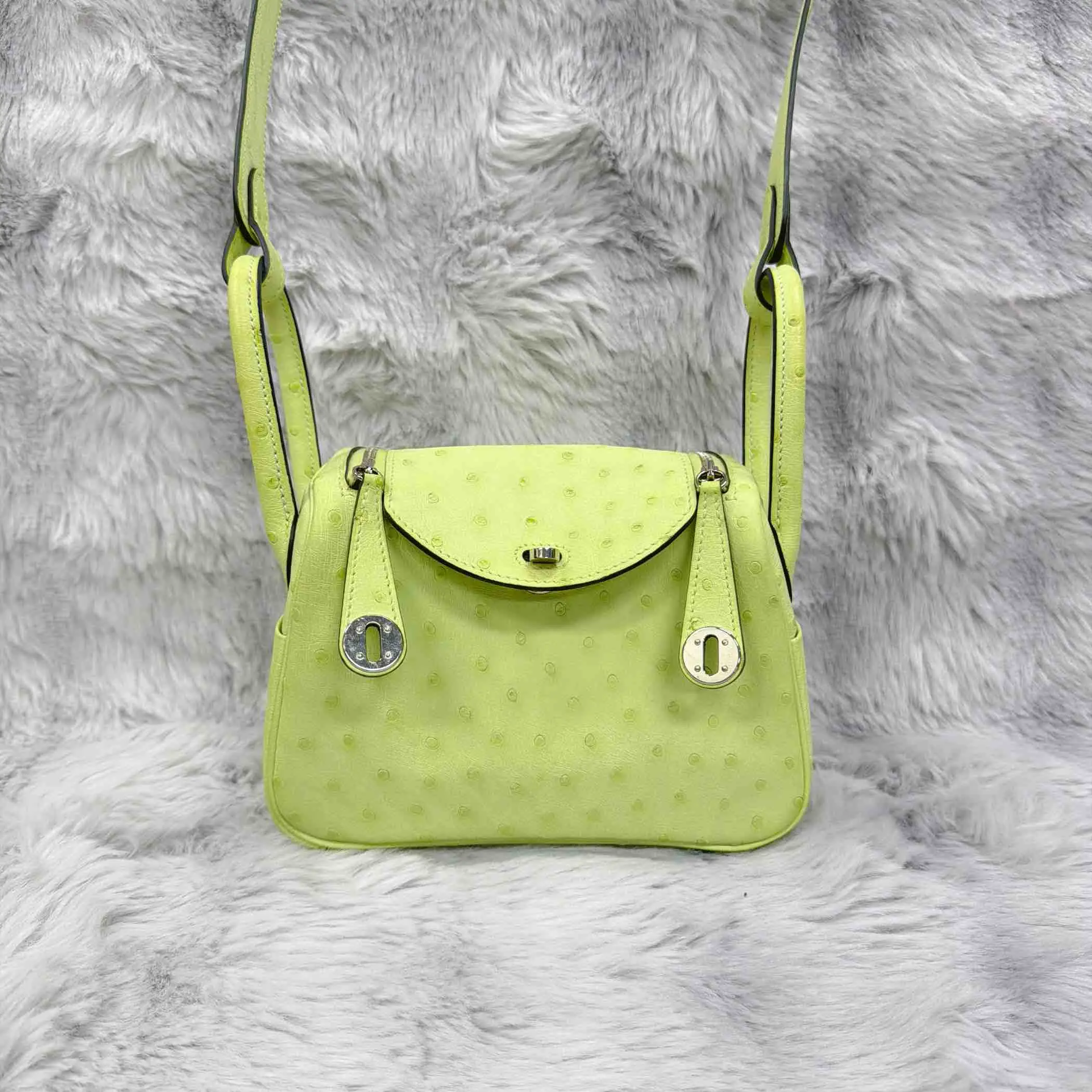 Pre-owned HERMÈS ostrich leather Crossbody Bags 2023 Shoulder Bags Lindy Mini Y6 color Green Ostrich Crossbody Bag xiaotang20260308210
