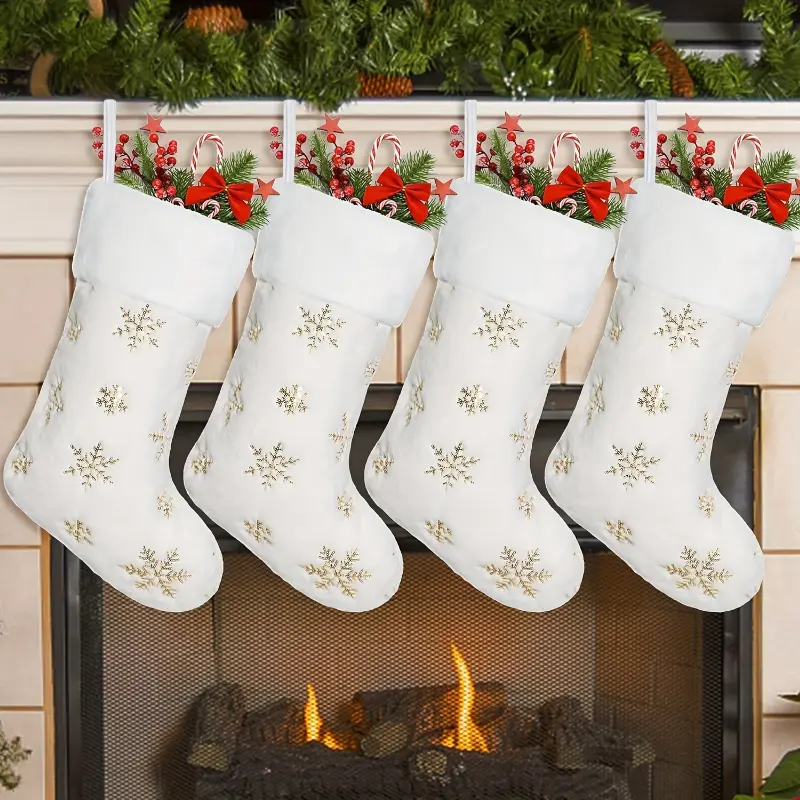 Set Of 4 White Christmas Stockings, Santa Claus Gift Candy Bag Christmas Socks 18-inch Plush Artificial Fur Christmas Stockings With Golden Snowflake Shiny Sparkling Snowflake Hanging Stockings Christmas Tree Wall Fireplace Family Decoratio