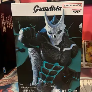Anime figure kaiju 8 figure