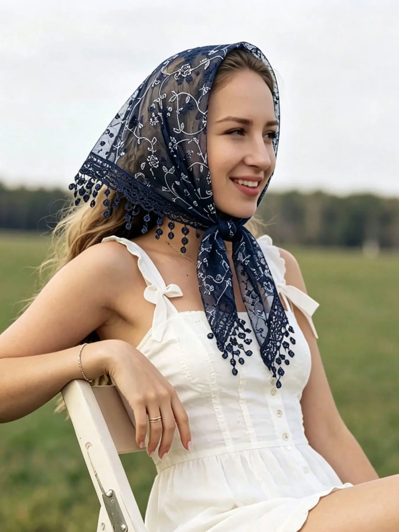 Fashionable Solid Color Lace Triangle Veil, Lightweight Floral Embroidered Mesh Shawl, Perfect for Church, Wedding, Fall, Valentine's Day Accessory