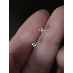 1 Pair Elegant Rhinestone Decorated Stud Earrings, Cute Flower Design Stud Earrings for Women for Gift, Fashion All-match Jewelry