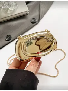 Mini Fashion Versatile Solid Color New Chain Shoulder Bag Casual Minimalist Asymmetric Women's Small Tote Bag for Handheld Makeup Headphone Gift Box Valentine's Day Wedding Party Casual Trendy Fashionable Versatile Purse Fashionable Crossbody Bag