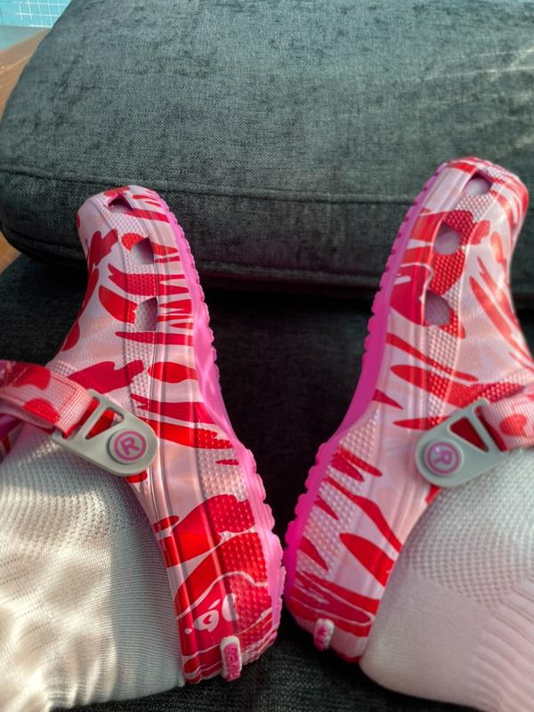 Modern Blue Camo Foam Clogs – Ocean Pattern Unisex Slides with Adjustable Heel Strap, Breathable Vent Ports, and Anti-Slip Cushioned Outsole for Summer Comfort