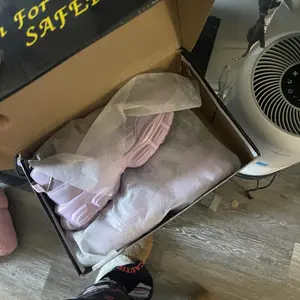 Product Review of Winter Warm Pet Bed, 2 in 1 Foldable Cat Tunnel Cat Bed, Warm Plush Cat Bed with Hanging Ball & Tunnel Buckle, Pet Supplies for Indoor Outdoor Use from ** a**é **