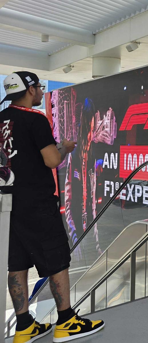 Item: Black-Navy-Grey, 30